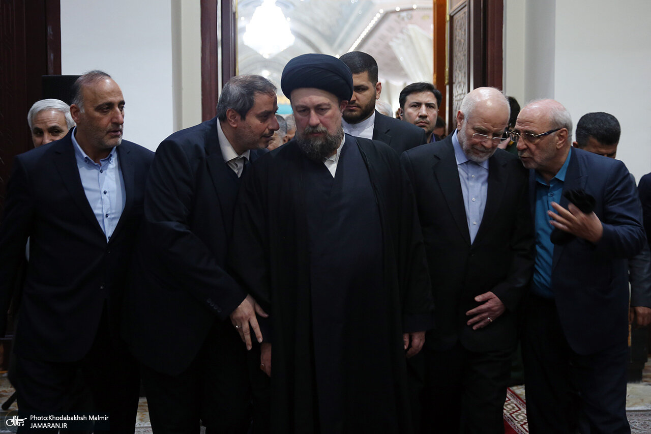 تصاویری از استقبال سید حسن خمینی از قالیباف/ خوش و بش رئیس و نایب رئیس مجلس در حرم امام