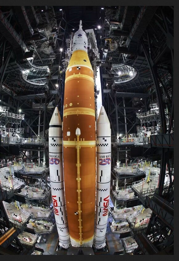 نشت مرموز سوخت در یکی از غول‌پیکرترین موشک‌های جهان!