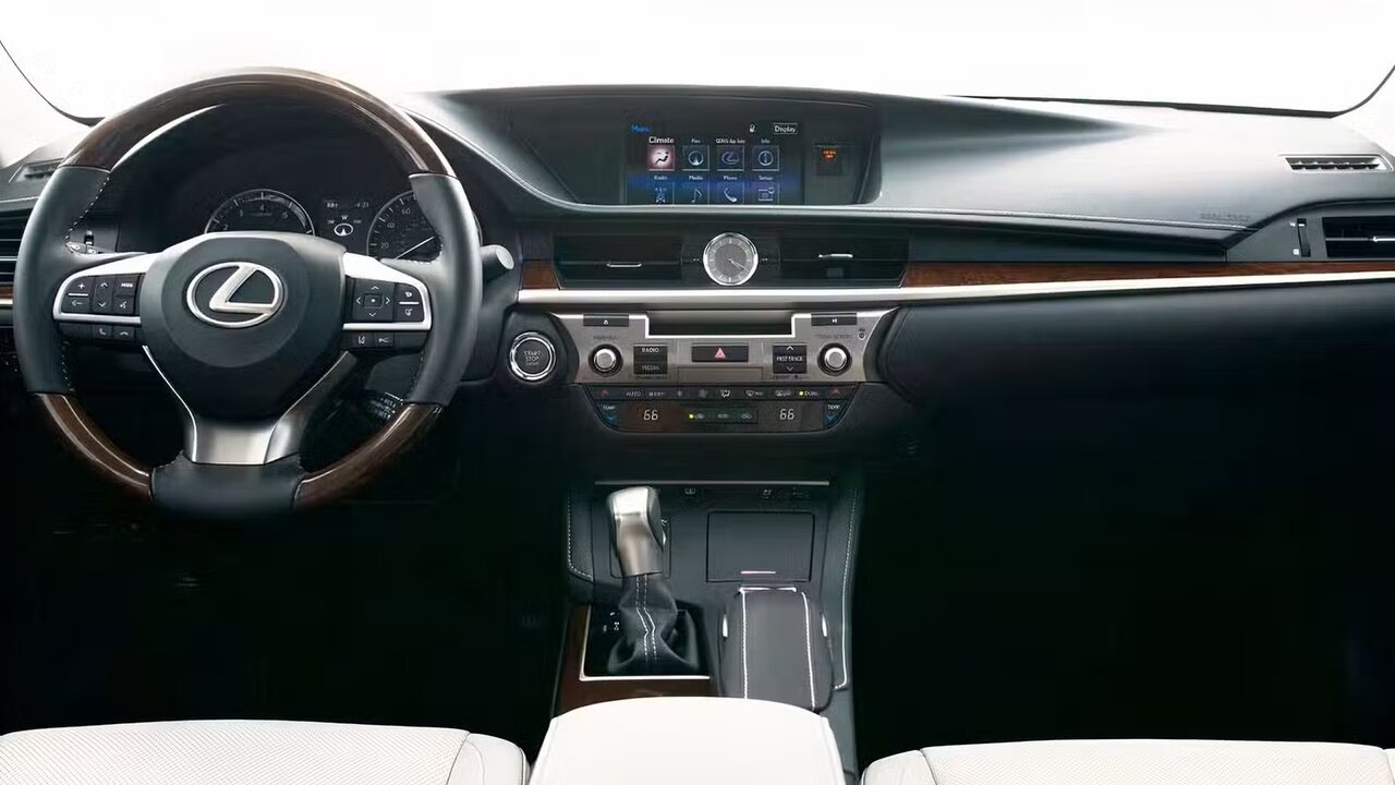 خرید لکسوس با قیمت آریزو ۵ و ریسپکت