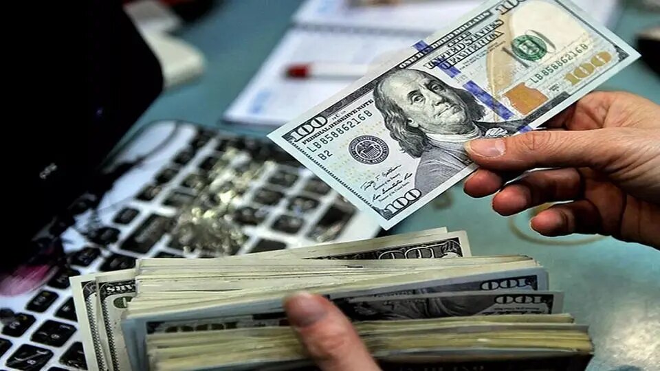 دلار به سمت کاهش قیمت حرکت میکند؟ / بررسی آینده بازار ارز توسط یک متخصص دلار به سمت کاهش قیمت حرکت میکند؟ / بررسی آینده بازار ارز توسط یک متخصص