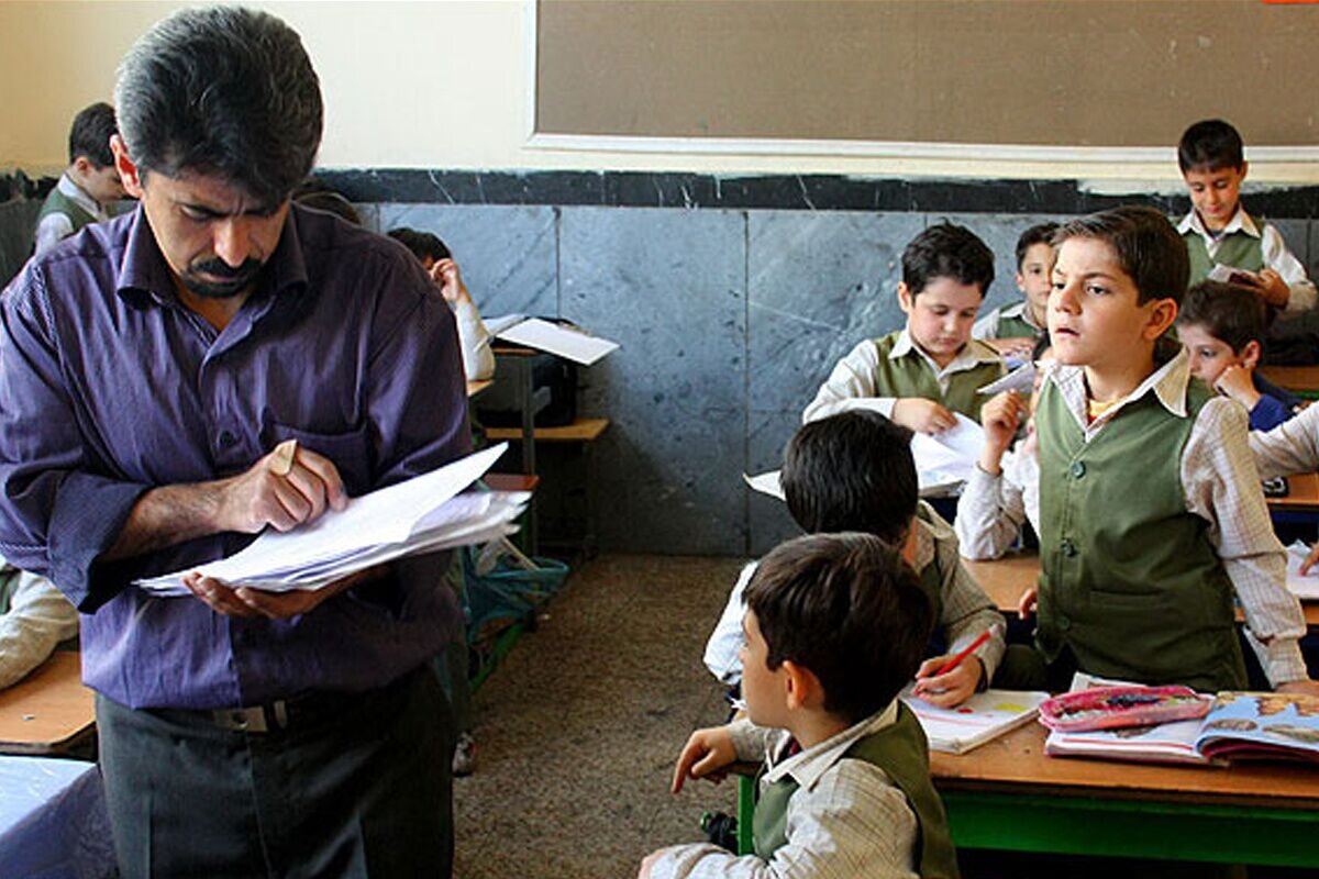 اخبار جدید در رابطه با معلمان دانشجو از سوی وزارت آموزش و پرورش منتشر شد. اخبار جدید در رابطه با معلمان دانشجو از سوی وزارت آموزش و پرورش منتشر شد.