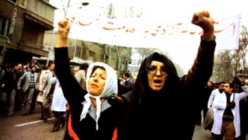 این دختر دبیرستانی آبروی شاه را برد این دختر دبیرستانی آبروی شاه را برد