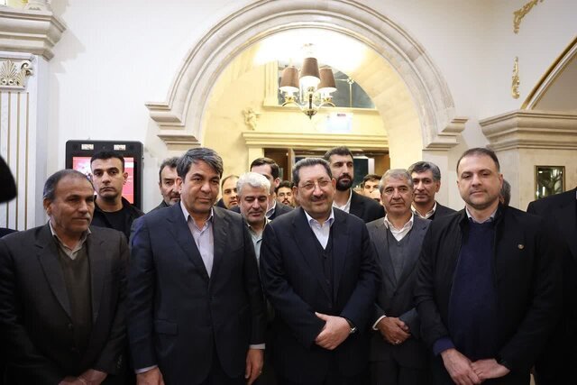 دیدار وزیر صنعت، معدن و تجارت در رفسنجان انجام شد. دیدار وزیر صنعت، معدن و تجارت در رفسنجان انجام شد.