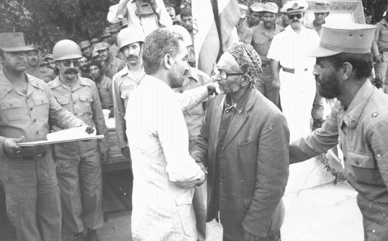 تصمیمات کلیدی و اساسی کشور در روزهای اولیه آغاز جنگ تصمیمات کلیدی و اساسی کشور در روزهای اولیه آغاز جنگ