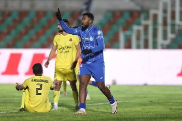 عکس | ستاره استقلال مدل یک مجله مد شد عکس | ستاره استقلال مدل یک مجله مد شد