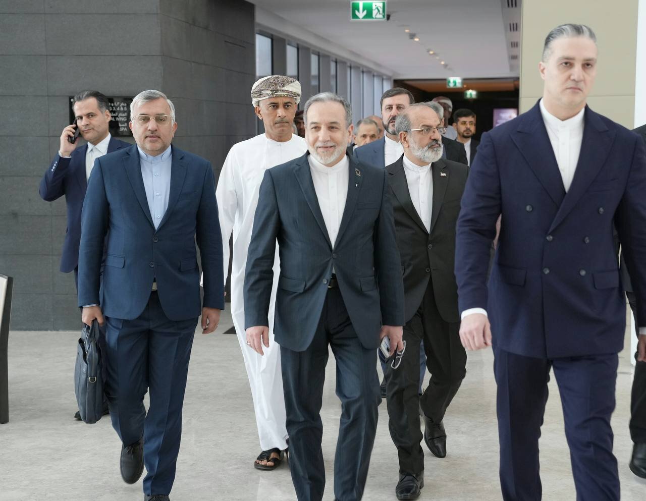 انتشار آخرین تصاویر از تیم مذاکره کننده پیش از آغاز مذاکره با آمریکا + تصویر