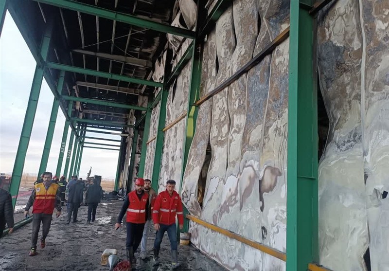 خسارت سنگین آتشسوزی به کارخانه فرآوری سیب زمینی اردبیل