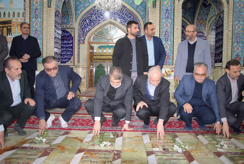 وحدت مردم و مسئولان عامل اصلی عبور کشور از مشکلات و توطئههای دشمنان است