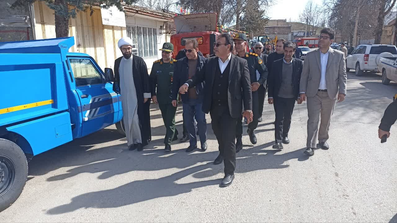 شهرداری «سراب‌دوره» پیشگام نوسازی ناوگان شهری / خرید ۸ دستگاه ماشین آلات