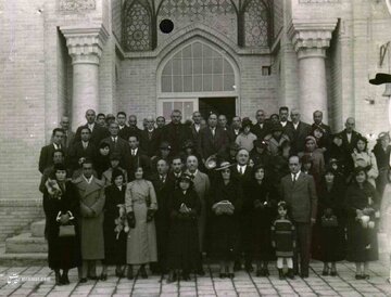 آگهی‌های بعد از کشف حجاب در تهران +عکس