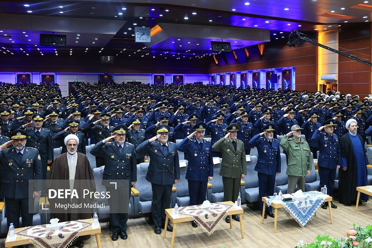 دیدار فرماندهان و کارکنان نیروی هوایی و پدافند هوایی با رئیس ستاد کل نیروهای مسلح