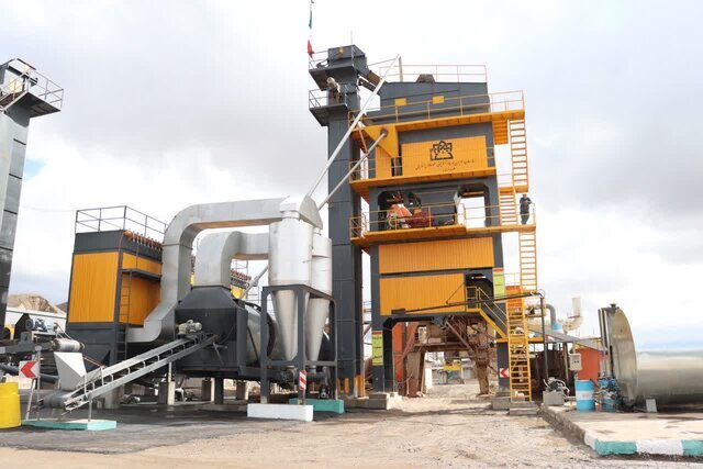 افتتاح کارخانه جدید آسفالت سومین بار توسط شهرداری کرمان انجام شد. افتتاح کارخانه جدید آسفالت سومین بار توسط شهرداری کرمان انجام شد.