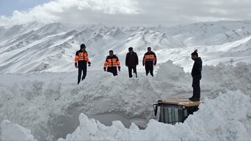 پایان محاصرهٔ برفی/ محور شهرکرد-مسجدسلیمان (گردنهٔ چری) بازگشایی شد