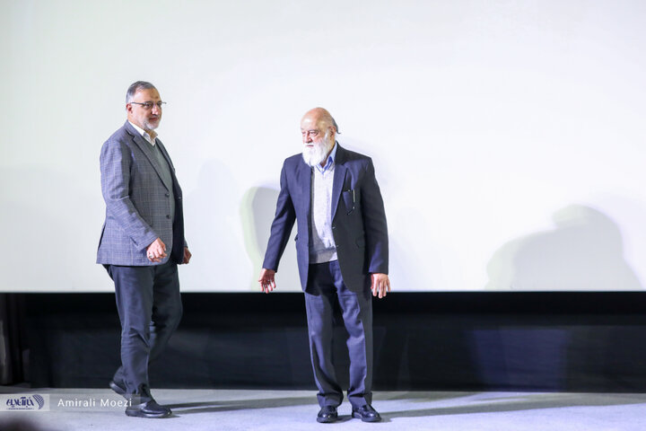 مراسم تقدیر از «سلاف فواخرجی» بازیگر فیلم «سرزمین فرشته ها»