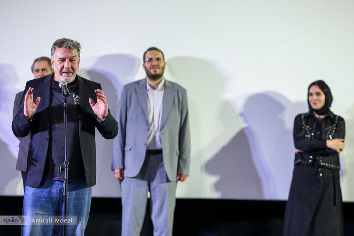 مراسم تقدیر از «سلاف فواخرجی» بازیگر فیلم «سرزمین فرشته ها»