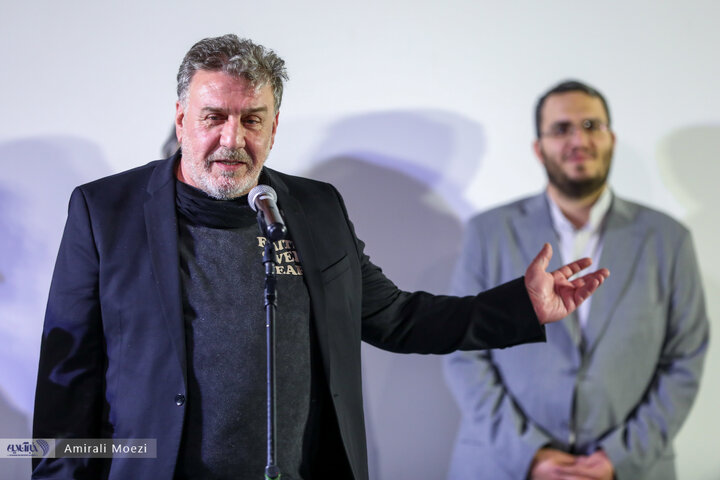 مراسم تقدیر از «سلاف فواخرجی» بازیگر فیلم «سرزمین فرشته ها»