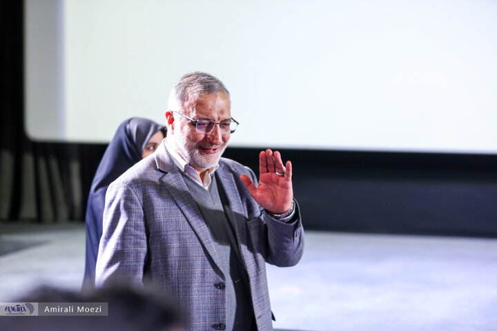 مراسم تقدیر از «سلاف فواخرجی» بازیگر فیلم «سرزمین فرشته ها»