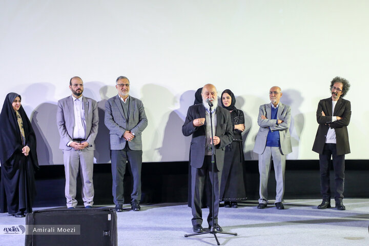 مراسم تقدیر از «سلاhttps://media.khabaronline.ir/d/2026/02/09/4/6369161.jpg?ts=1770638027437ف فواخرجی» بازیگر فیلم «سرزمین فرشته ها»