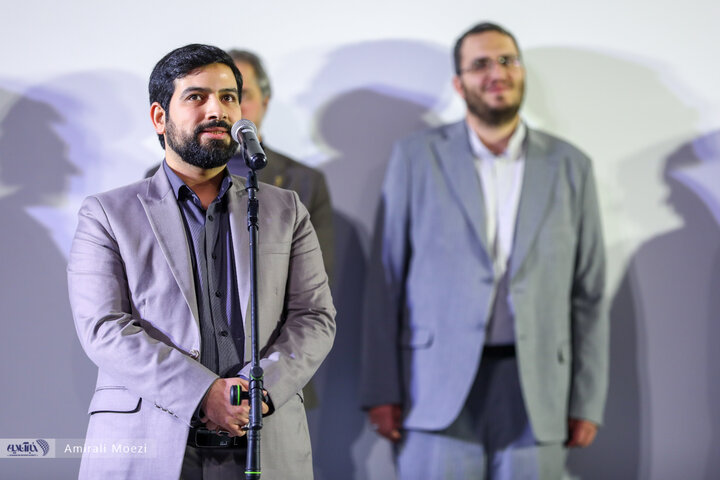 مراسم تقدیر از «سلاف فواخرجی» بازیگر فیلم «سرزمین فرشته ها»