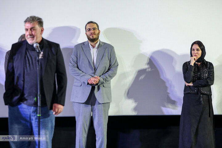 مراسم تقدیر از «سلاف فواخرجی» بازیگر فیلم «سرزمین فرشته ها»