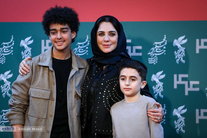 تصاویر | قاب‌هایی ماندگار از فتوکال فیلم «سرزمین فرشته‌ها» در جشواره فیلم فجر با حضور بازیگر خارجی فیلم