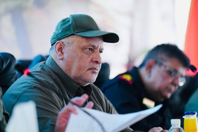 حشدالشعبی بهطور رسمی اعلام نمود که در درگیریهای آمریکا با ایران حضور نخواهد داشت. این گروه تأکید کرد که در صورت فروپاشی نظام جمهوری اسلامی ایران… حشدالشعبی بهطور رسمی اعلام نمود که در درگیریهای آمریکا با ایران حضور نخواهد داشت. این گروه تأکید کرد که در صورت فروپاشی نظام جمهوری اسلامی ایران…