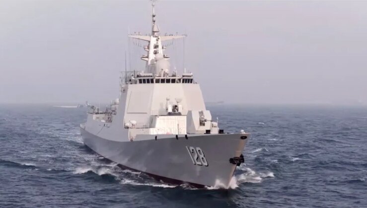 ناوشکن جدید شرقی به دریا آمد / عکس