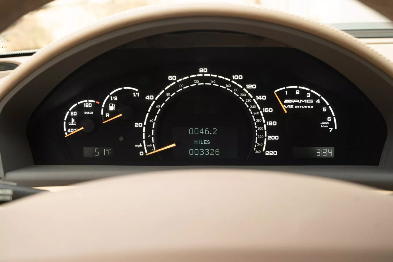 قیمت ۵۰ میلیارد تومانی برای بنز بیست ساله!