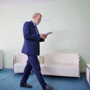 چرا علی لاریجانی به عمان رفت؟ / او چه کاری انجام داد که عراقچی نکرد؟