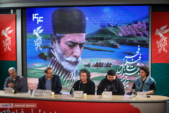 نشست فیلم جهان مبهم هاتف