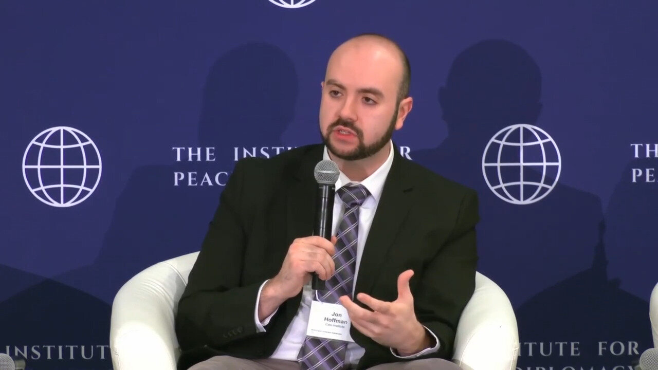 جان هافمن در واکنش به سفر نتانیاهو به واشنگتن: بیایید رک باشیم هدف آن‌ها این است که….