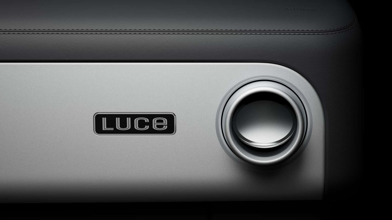 طراحی اپل در فراری / کابین اولین خودروی برقی فراری معرفی شد