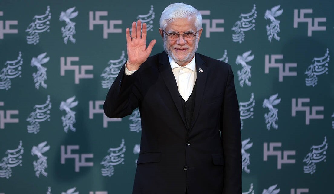 محمدرضا عارف در مراسم جشنواره فیلم فجر: اختلاف نظرها را قبول داریم/ ما به عنوان یک خانواده واحد، ارتباط نزدیکی با مردم داریم. محمدرضا عارف در مراسم جشنواره فیلم فجر: اختلاف نظرها را قبول داریم/ ما به عنوان یک خانواده واحد، ارتباط نزدیکی با مردم داریم.