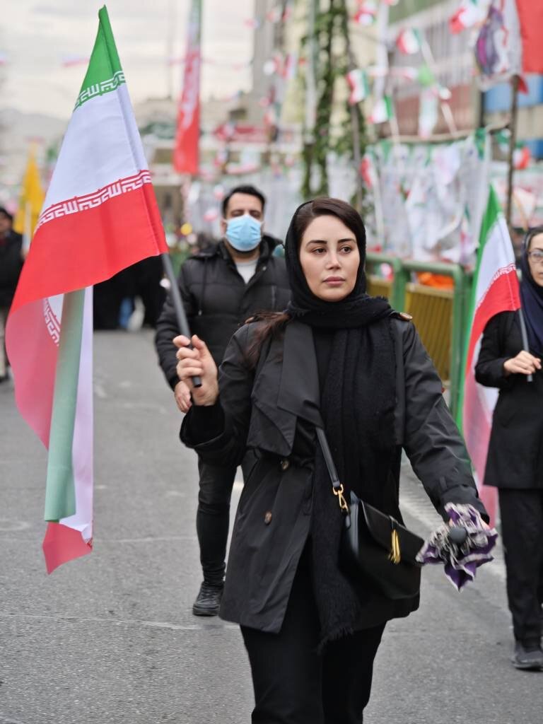 زنان حاضر در راهپیمایی ۲۲ بهمن در قاب تصویر صداوسیما + عکس