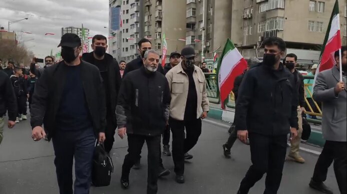 رئیس ستاد کل نیروهای مسلح در راهپیمایی ۲۲ بهمن مشاهده شد + تصاویر رئیس ستاد کل نیروهای مسلح در راهپیمایی ۲۲ بهمن مشاهده شد + تصاویر