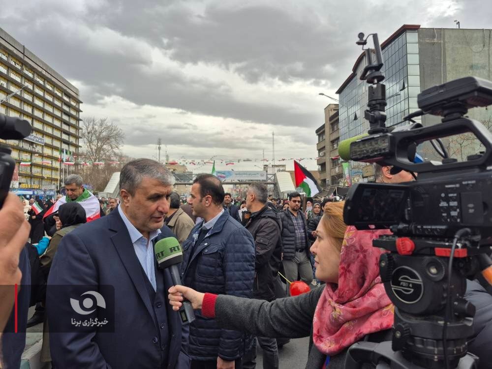 اعضای دولت در راهپیمایی ۲۲ بهمن حاضر شدند/ از عارف و عراقچی تا اسلامی و ستار هاشمی + تصاویر