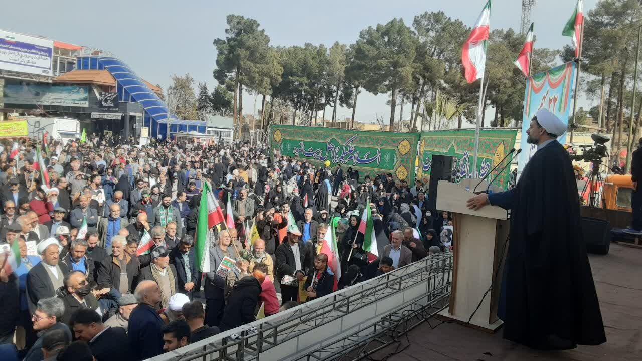 حمایت مردمی، کلید موفقیت انقلاب در برابر چالشها / آمریکا باعث کاهش معیشت مردم شده است حمایت مردمی، کلید موفقیت انقلاب در برابر چالشها / آمریکا باعث کاهش معیشت مردم شده است