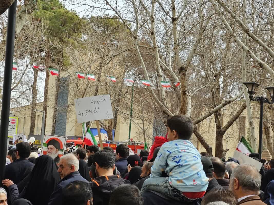 تصاویر | خروش نصف‌جهان در فجر ۴۷