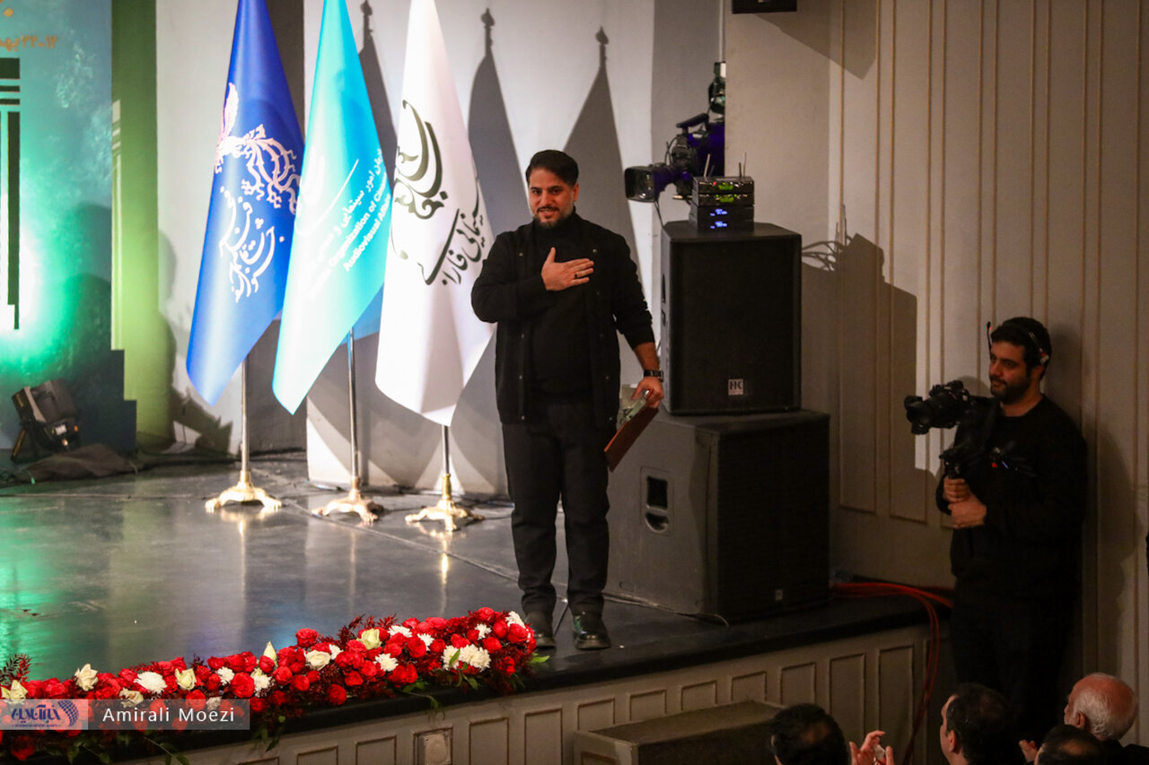 اهدای جوایز برندگان جشنواره فجر توسط پزشکیان