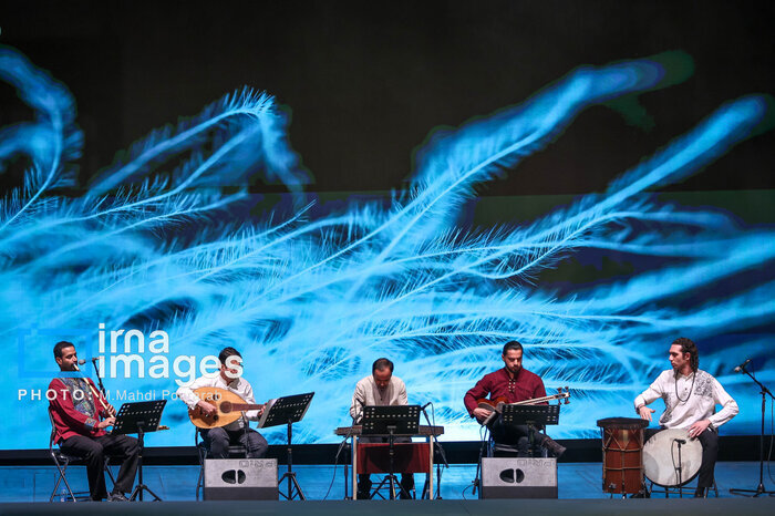 پیام‌های ویدیویی پررنگ‌تر از بازیگران؛ شبی که با بغض، شوخی با دبیر و رئیس جمهور سپری شد