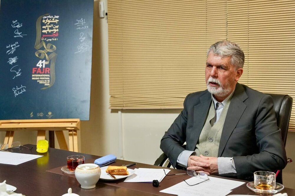 دلایل عدم تعطیلی جشنواره فجر چه مواردی است؟