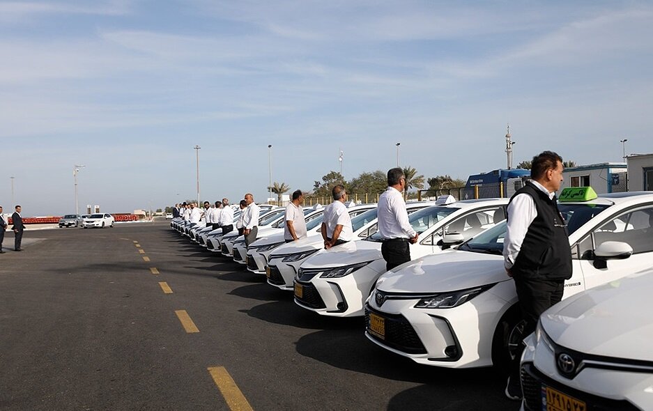 برنامهریزی برای بهروزرسانی سیستم حملونقل عمومی در جزیره کیش به عنوان یکی از اولویتهای منطقه آزاد در نظر گرفته شده است. برنامهریزی برای بهروزرسانی سیستم حملونقل عمومی در جزیره کیش به عنوان یکی از اولویتهای منطقه آزاد در نظر گرفته شده است.