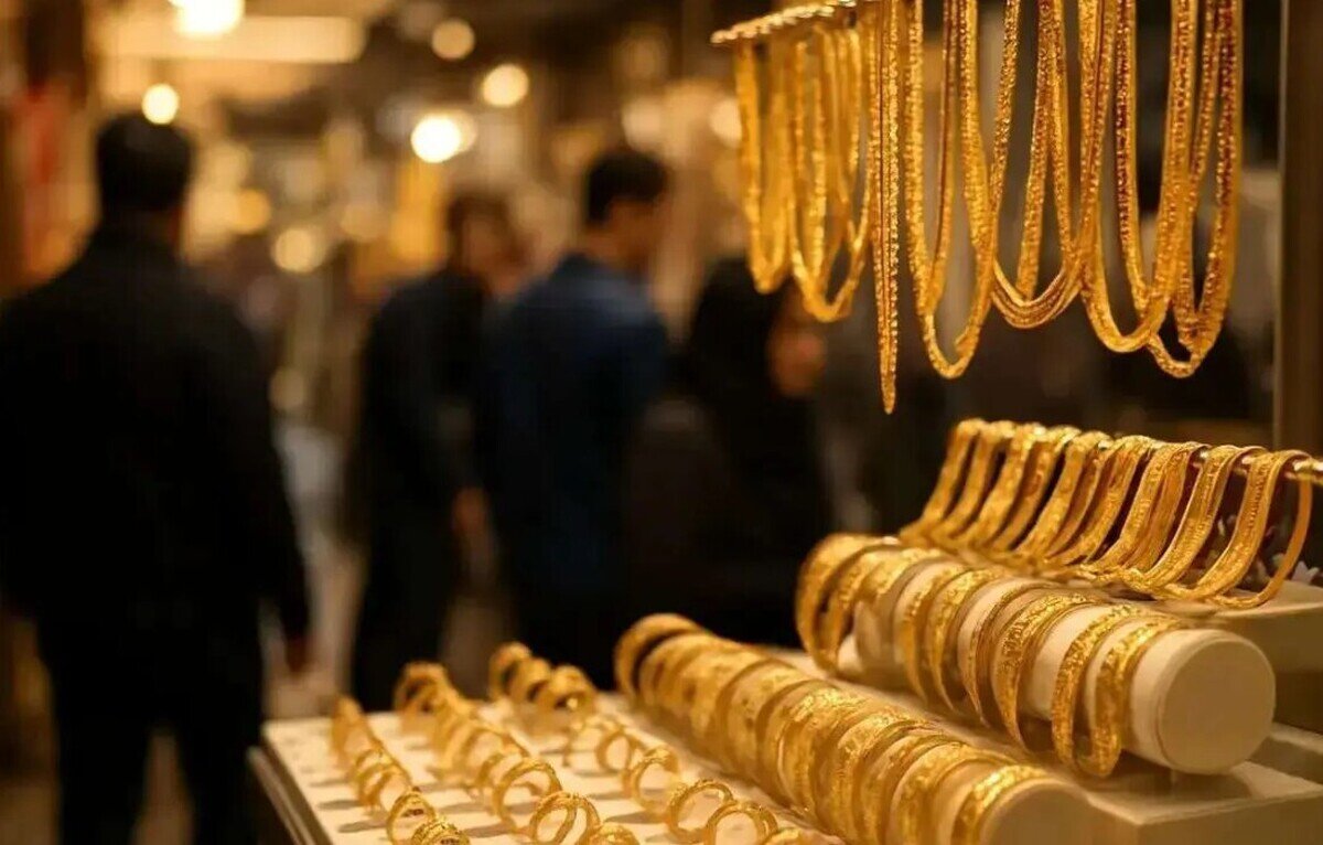 کاهش چشمگیر قیمت طلا در عرض پانزده دقیقه؛ واکنش غیرمنتظره معاملهگران کاهش چشمگیر قیمت طلا در عرض پانزده دقیقه؛ واکنش غیرمنتظره معاملهگران