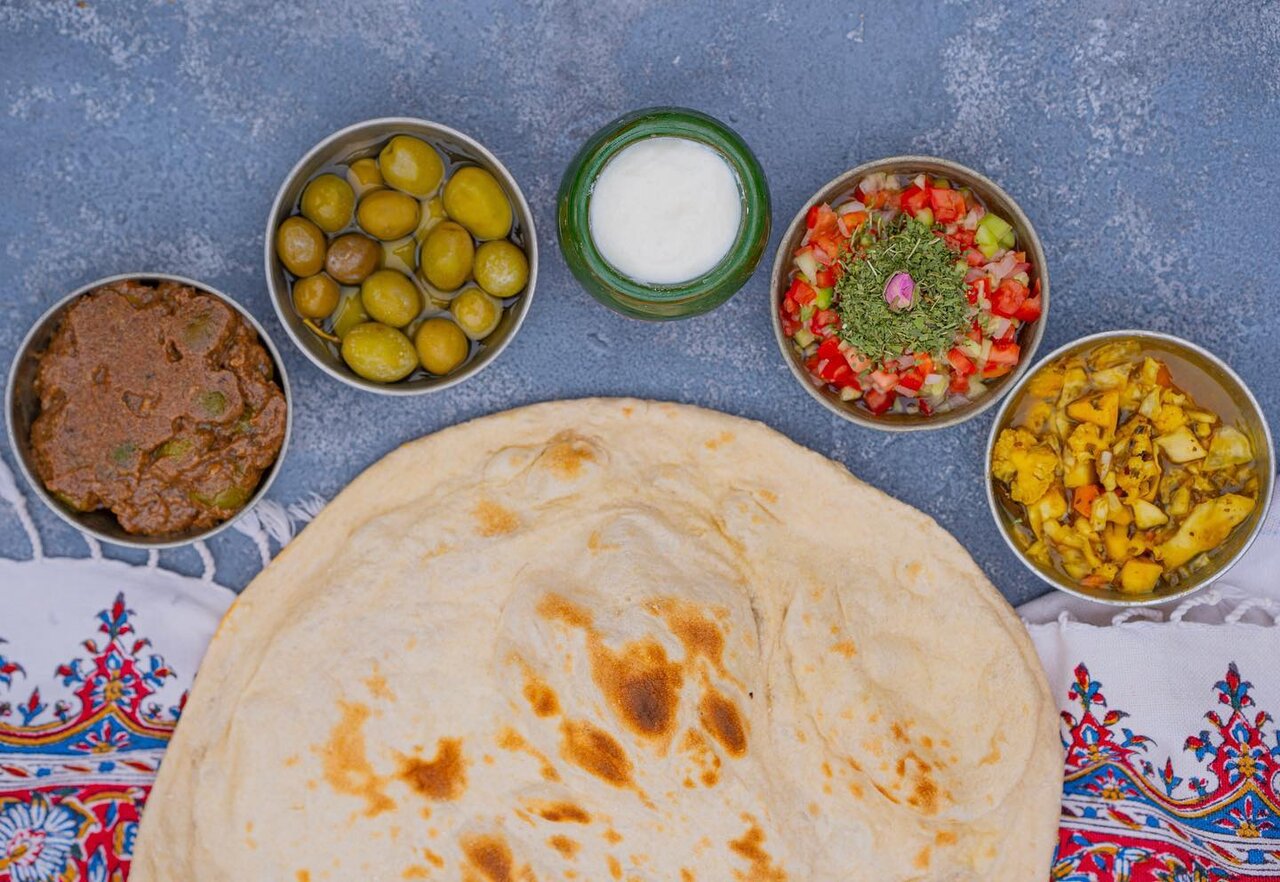 آیا مصرف ماست با ترشی سبب لک و پیس میشود؟