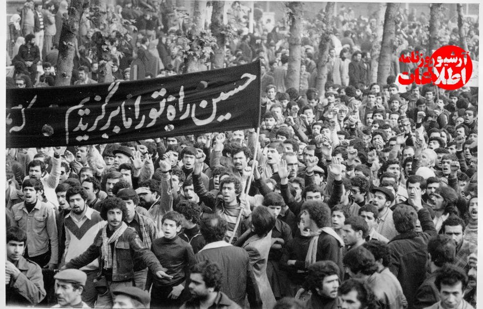 عکسهای تماشایی از بهمن ۱۳۵۷، از کاخ نیاوران تا خیابان انقلاب!