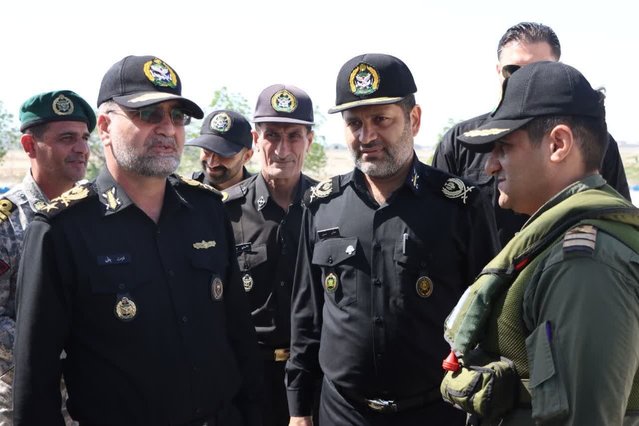 جانشین نیروی دریایی ارتش از ناوگان هوادریای منطقه سوم نبوت بازدید کرد / امیردریادار فرامرز بمانی: نقش کلیدی عملیاتهای دریایی در موفقیتها. جانشین نیروی دریایی ارتش از ناوگان هوادریای منطقه سوم نبوت بازدید کرد / امیردریادار فرامرز بمانی: نقش کلیدی عملیاتهای دریایی در موفقیتها.