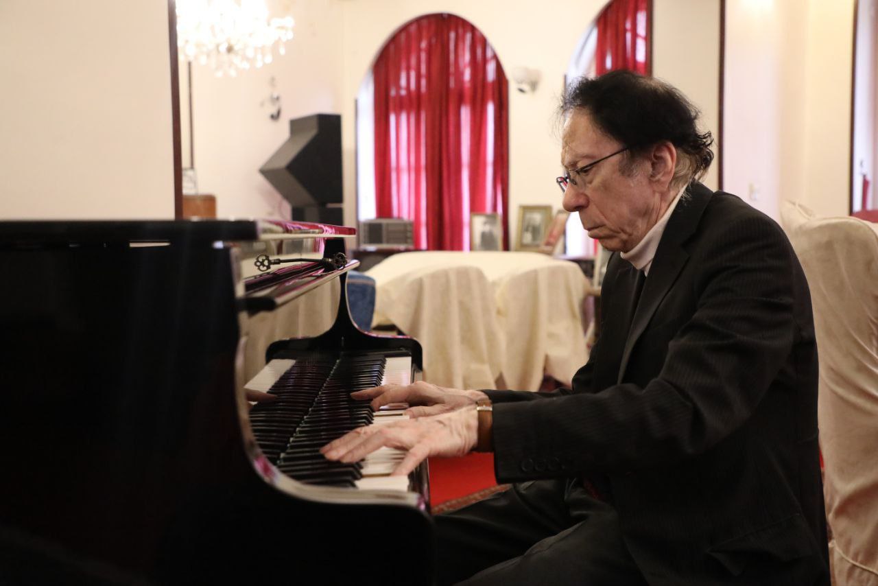 دیدار معاون امور هنری وزیر فرهنگ با شاهین فرهت