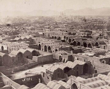 خاطرات ناصرالدین‌شاه: به علت گرانی امسال، از اطراف قم، فقرای زیاد در این شهر جمع شده‌اند