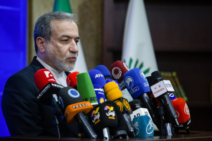 دیپلماسی در سایه ناوها؛ افزایش خطر سوءمحاسبه میان تهران و واشنگتن