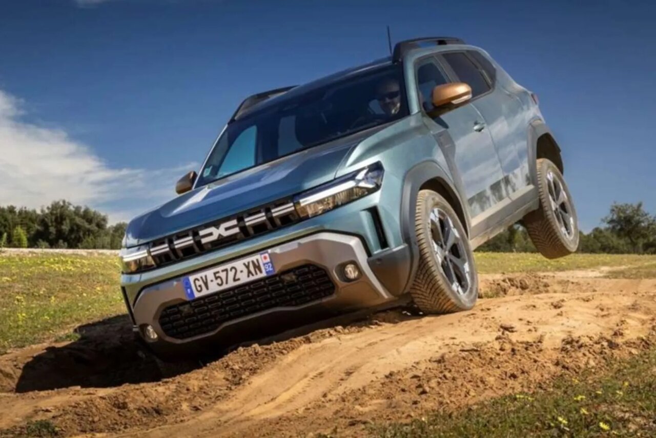 داچیا داستر جدید در ایران / مشخصات و قیمت شاسی بلند وارداتی